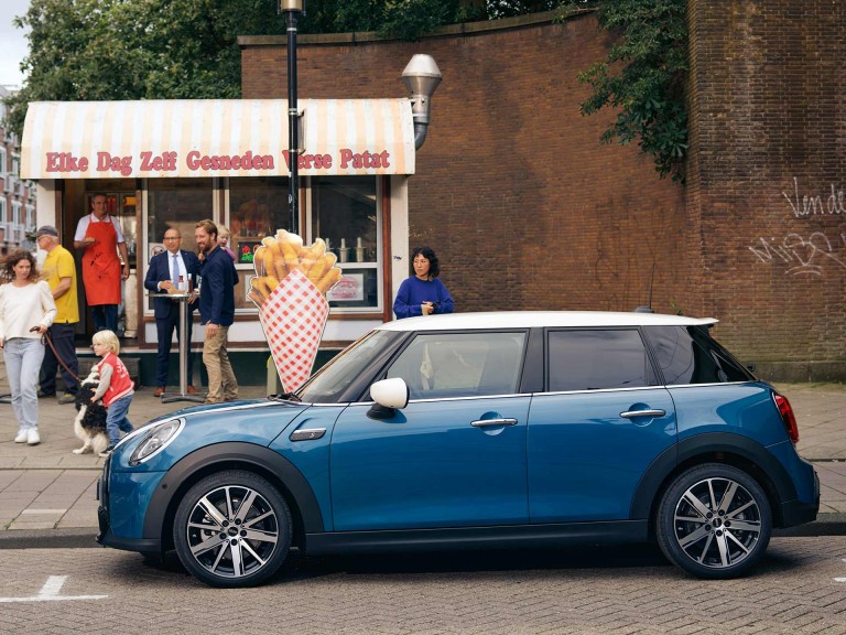 CREA TU MINI: Hatch de cinco puertas