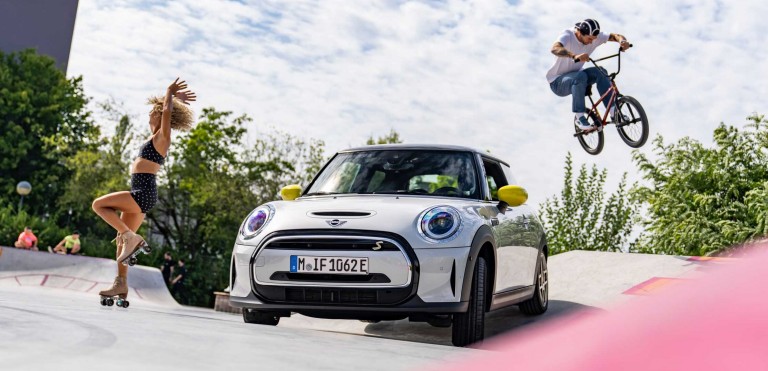  mini_cooper_se_header