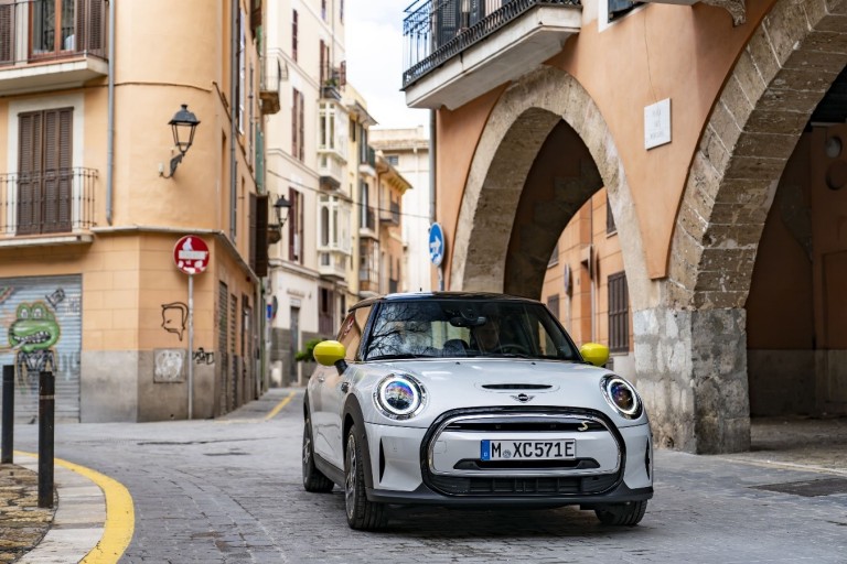 mini_cooper_se_04