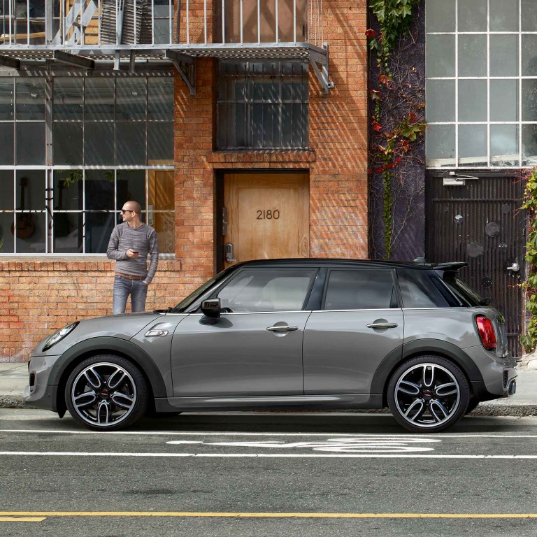 MINI 5-door hatch – side view