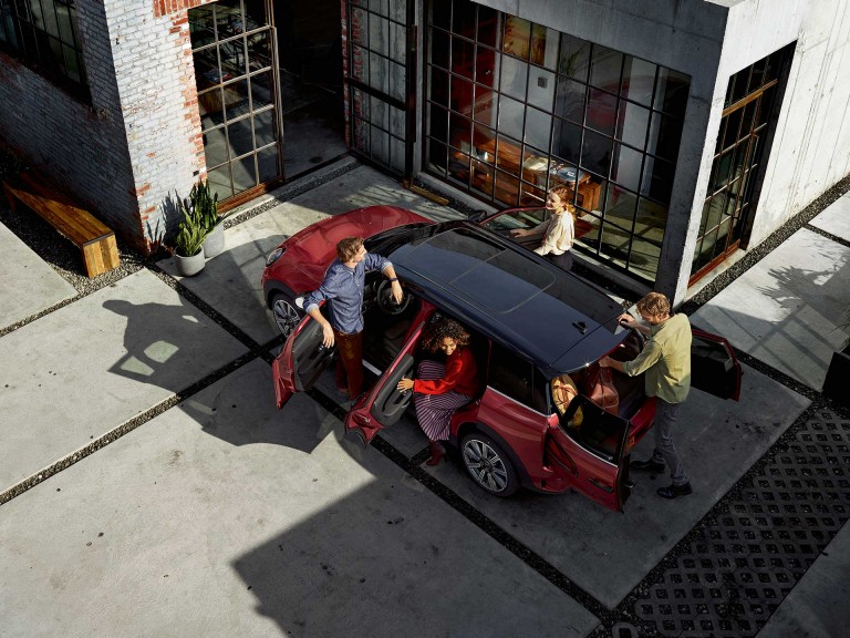 MINI Clubman – gris y negro – techo solar panorámico de cristal