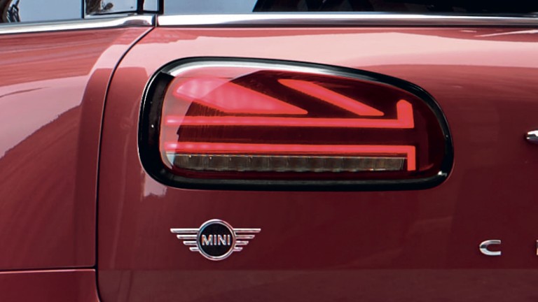 MINI Clubman – rojo y negro – faros traseros Union Jack