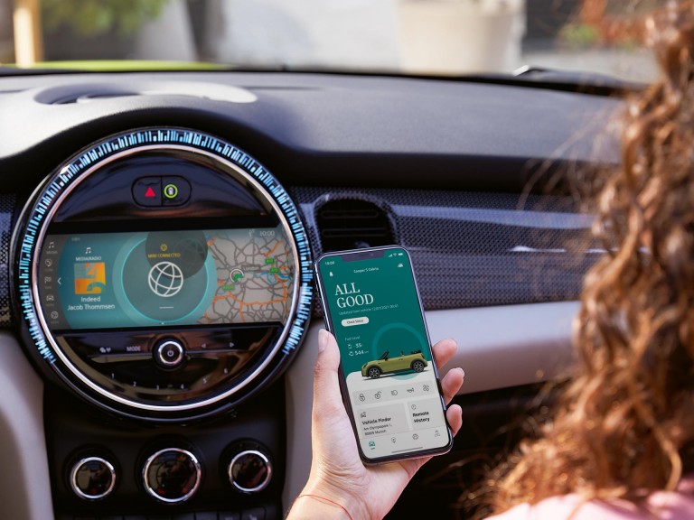 mini connected – aplicación – pantalla táctil