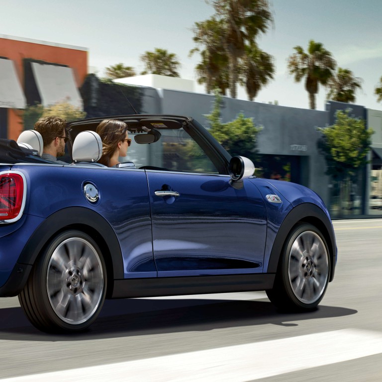 MINI Convertible – on the open road