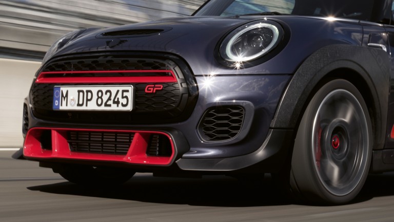 MINI John Cooper Works GP – vista delantera – parachoques