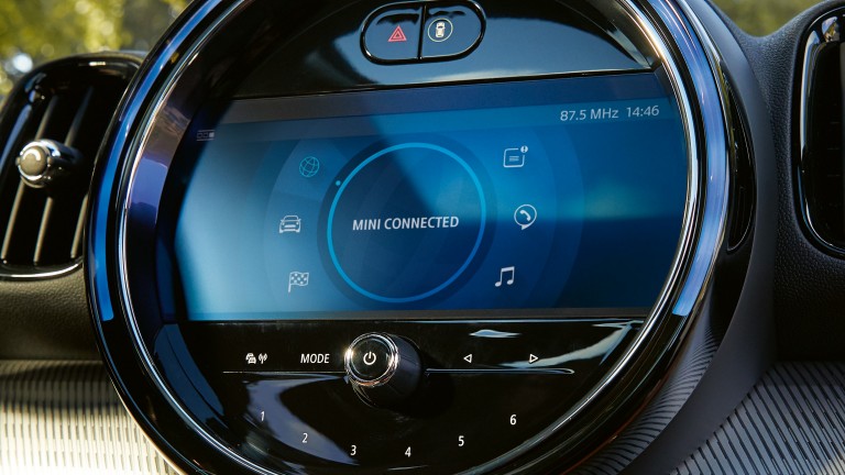 mini countryman híbrido enchufable – conectividad – infoentretenimiento