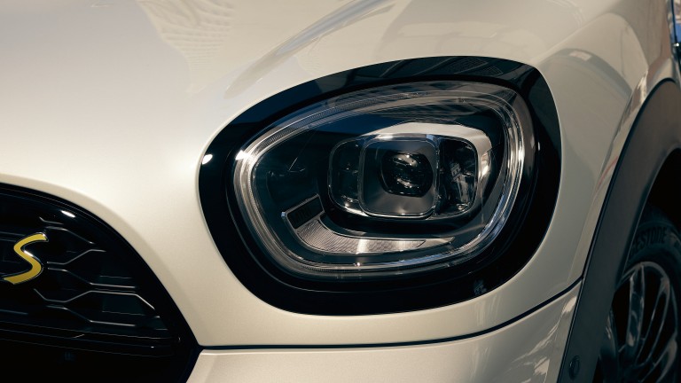 MINI Cooper híbrido – faros LED – luces adaptables