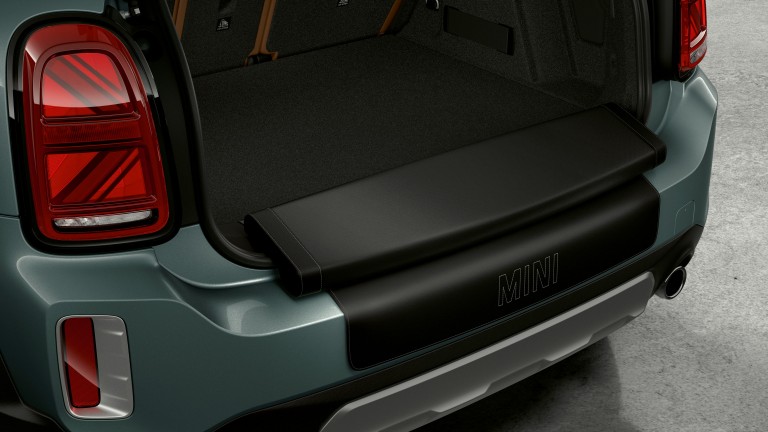 MINI Cooper SE Countryman ALL4 – Picnic Bench – mesa
