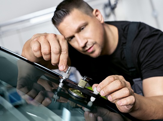 MINI trained technicians